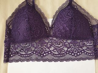 Bralette encaje morado talla M