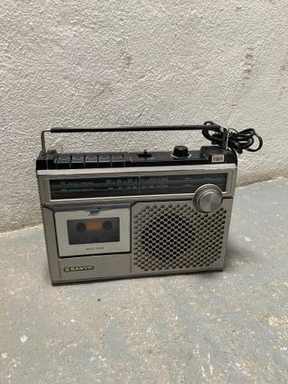 Radio cassette Sanyo vintage