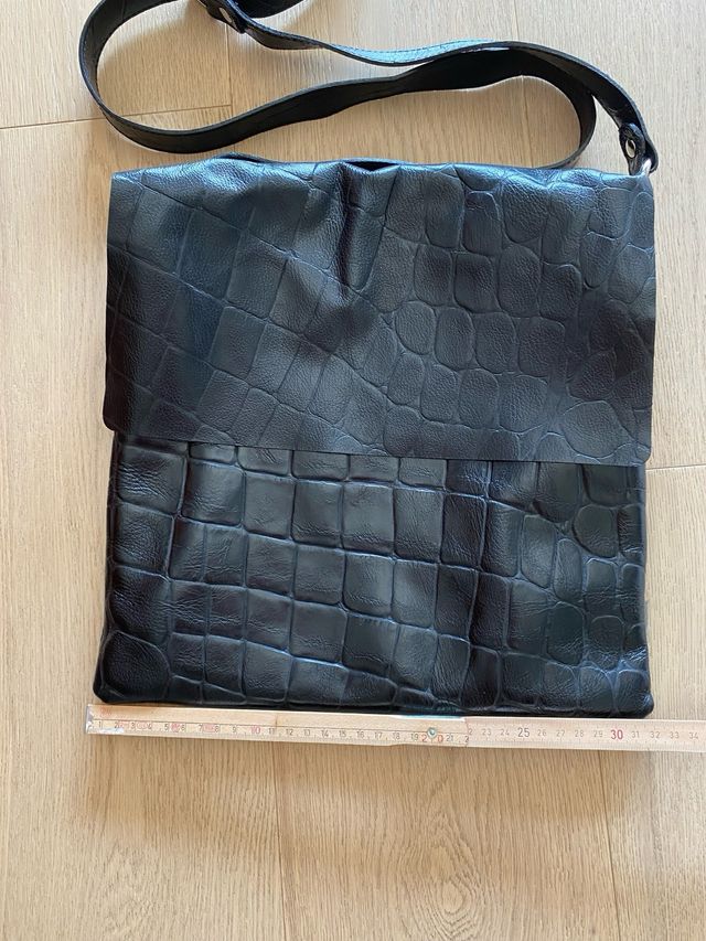 Borsa a tracolla in pelle nera