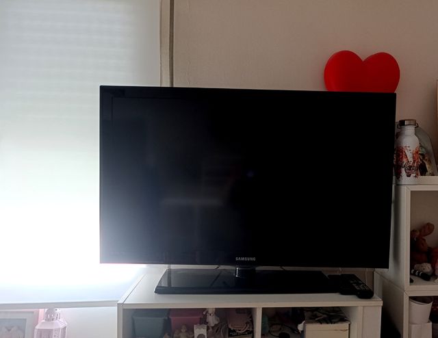 Tv SAMSUNG Alta definición 40 pulgadas.
