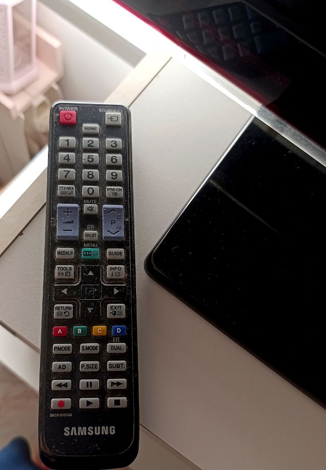 Tv SAMSUNG Alta definición 40 pulgadas.
