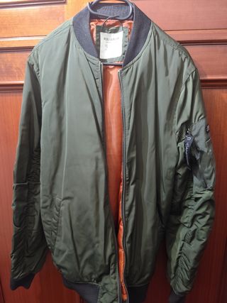 Cazadora Bomber Pull&Bear Verde L