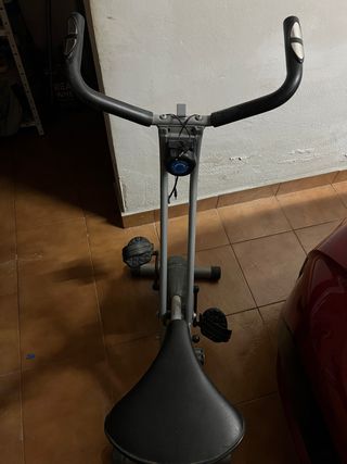 Bicicleta estática plegable. 