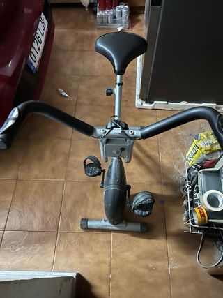 Bicicleta estática plegable. 