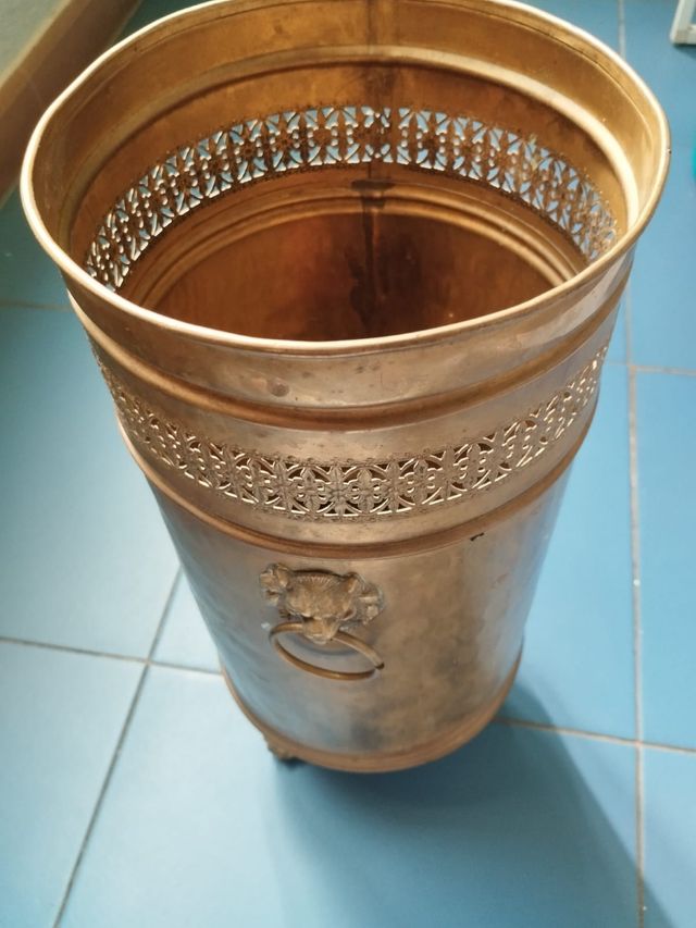 Paragüero antiguo dorado metal