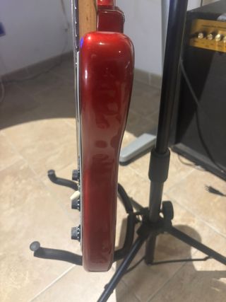 Guitarra Fender Stratocaster roja