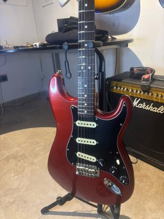 Guitarra Fender Stratocaster roja