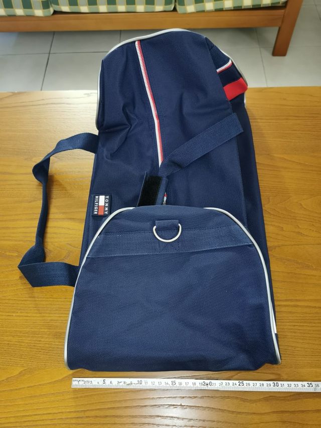 Borsone Tommy Hilfiger blu/rosso con scritta 