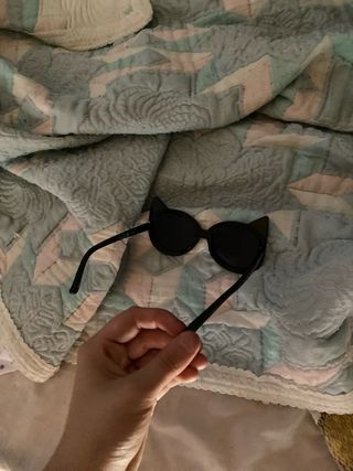 Gafas sol gato - negras y doradas