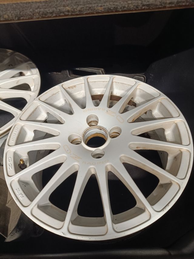 Llantas OZ Racing Superturismo WRC 16x7 ET37