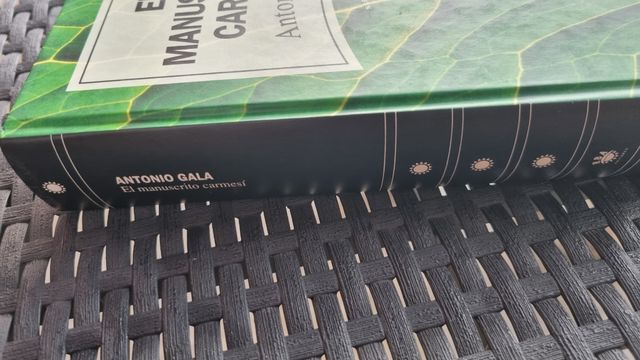 El Manuscrito Carmesi