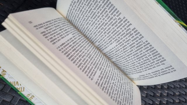 El Manuscrito Carmesi