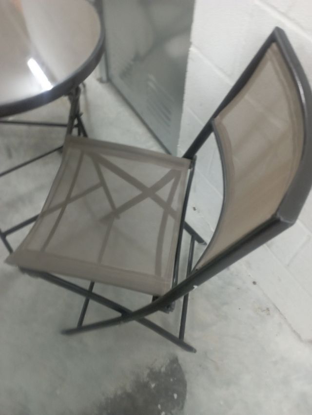 Mesa(60 cm) y 2 sillas terraza - metal, vidrio