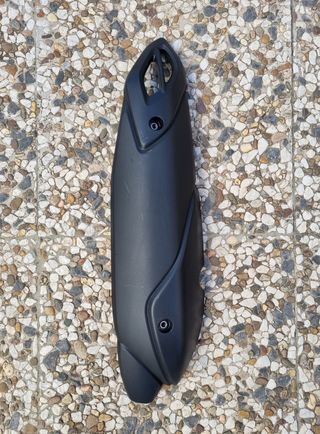 Cubre escape Yamaha XMAX 2025