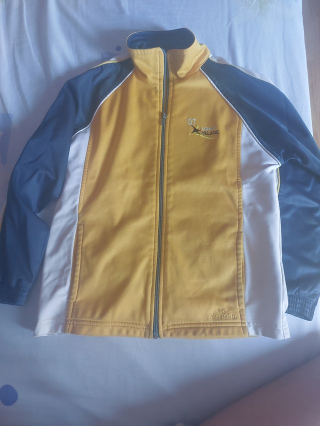 Chaqueta Colegio Hélade talla 8 y otra de talla 10