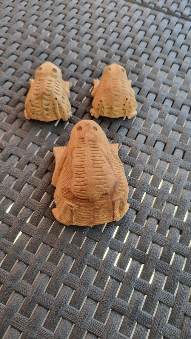 3 Ranas de Madera Artesanales