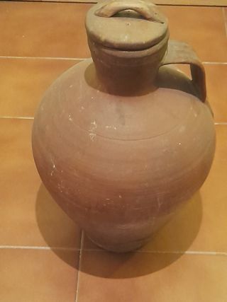 Tinajas de agua antiguas