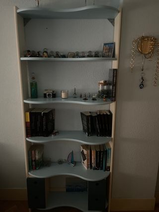 Estantería infantil azul y blanca