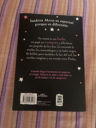 Isadora Moon va al colegio / Isadora Moon Goes ...