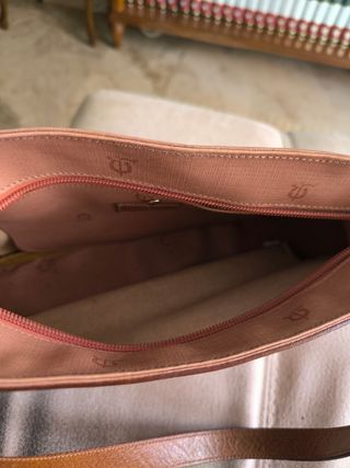 Bolso bandolera beige y marrón