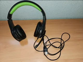 Mini teclado, ratón y cascos plegables