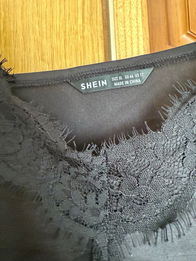 Top negro lencero de encaje