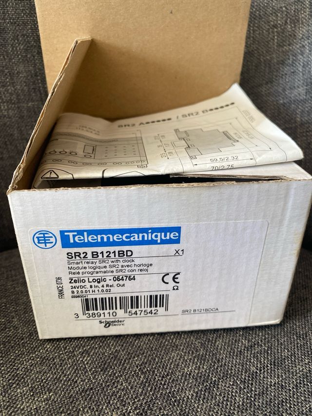 Relé programable Telemecanique SR2 B121BD NUEVO