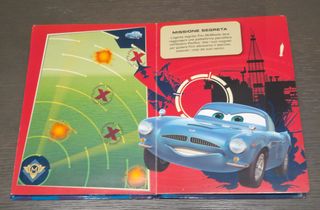 Libro gioco di disney Cars 2 con più di 40 magneti