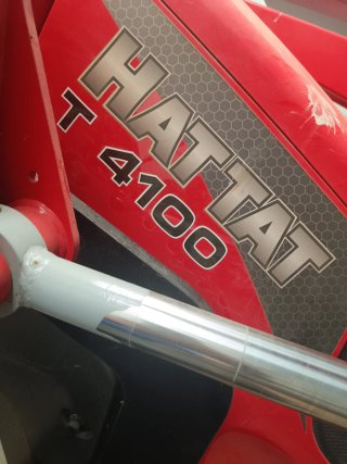 Tractor T4100 con pala
