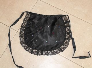 5 Delantales negros para traje regional o disfraz

