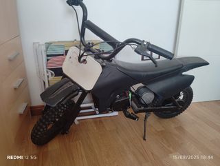 Moto eléctrica infantil