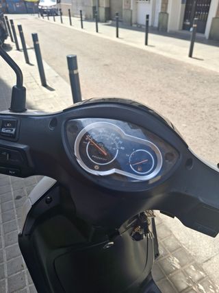 Ciclomotor Peugeot Tweet 125