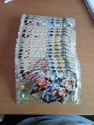 30 Sobres Cromos Moto GP Supercards