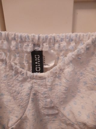 Vestido con mangas abulladas