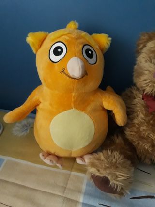 3 Muñecos 2 son de peluche: Oso, Jirafa, Pájaro