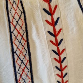 Top branco Zara c/ bordado