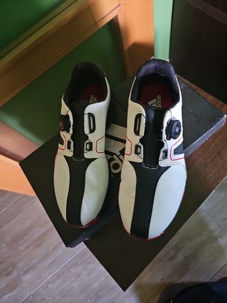 Zapatillas Adidas golf - Blancas y Negras