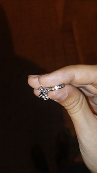 Pendiente Diesel cruz plata - unisex