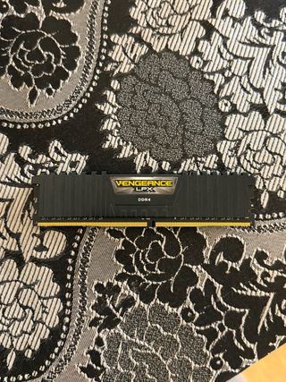 RAM Corsair Vengeance LPX DDR4 8GB