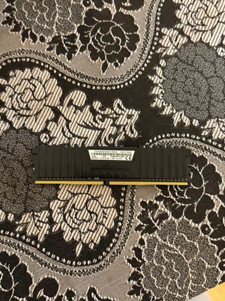 RAM Corsair Vengeance LPX DDR4 8GB