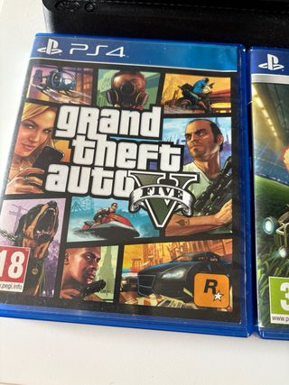 PS4 (PlayStation 4)