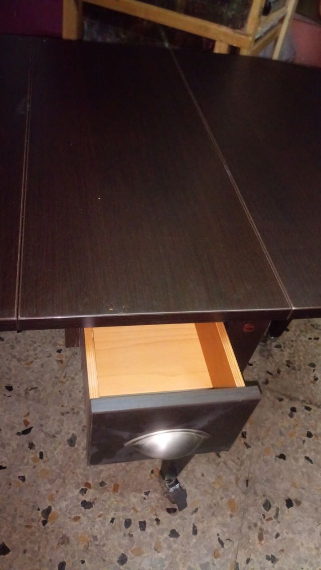 Tavolo consolle richiudibile marrone