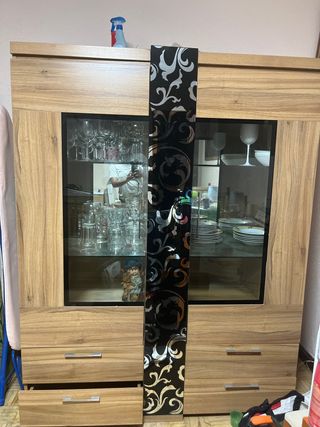 Armario salón madera-cristal