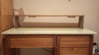 Escritorio madera cinco cajones.