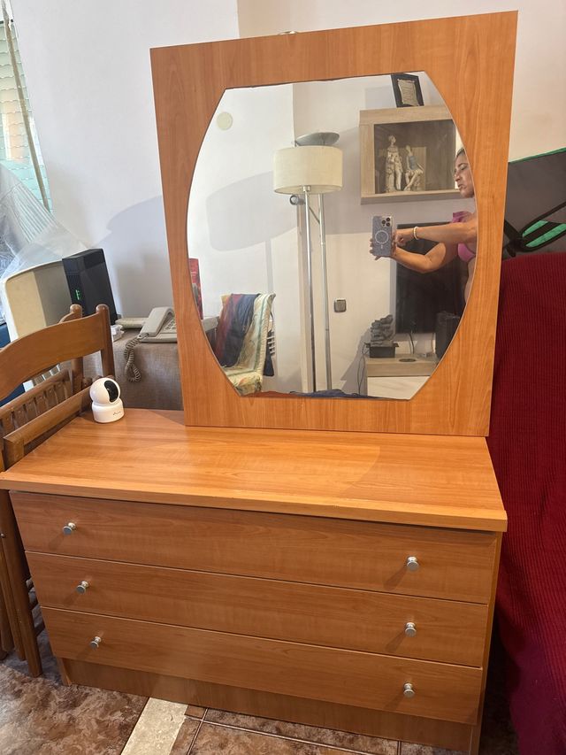 URGE 
Conjunto tocador espejo 3 cajones