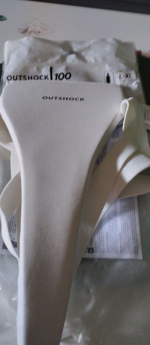 Coquilla Artes Marciales Outshock 100