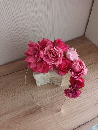 Diadema flores fucsia - tocado