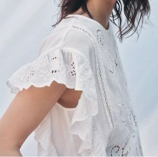 Blusa bordada romántica Zara