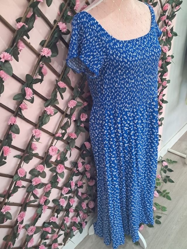 Vestido azul estampado flores