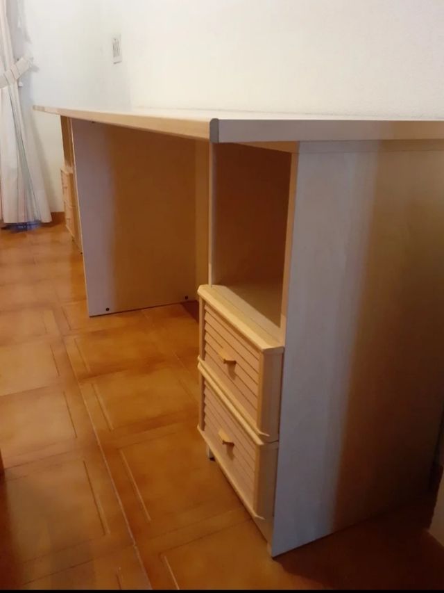 Scrivania doppia in legno beige